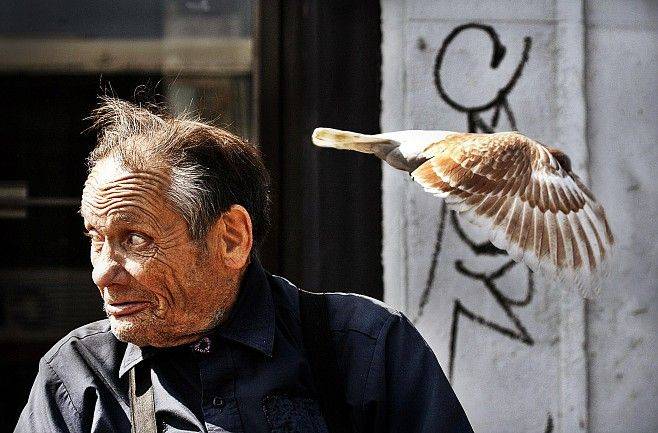 Парик слетел:)