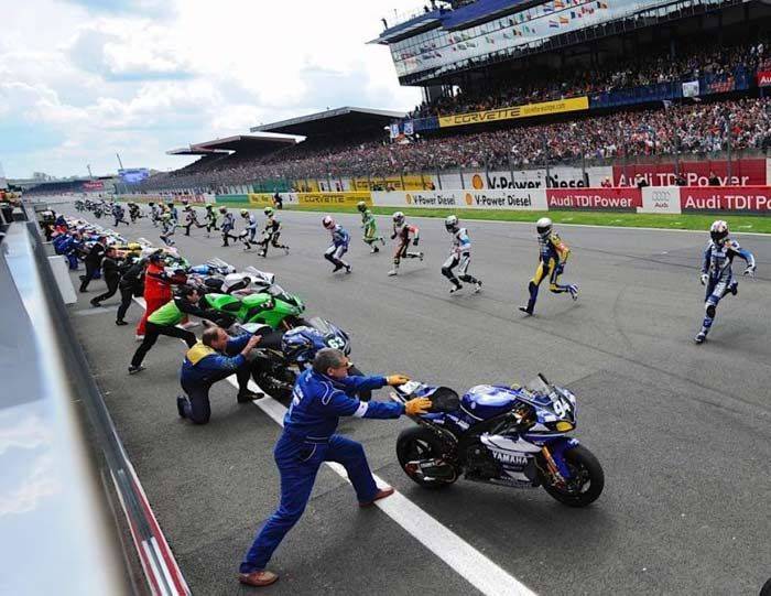 Кто быстрей..Мотоциклы раздают на халяву))