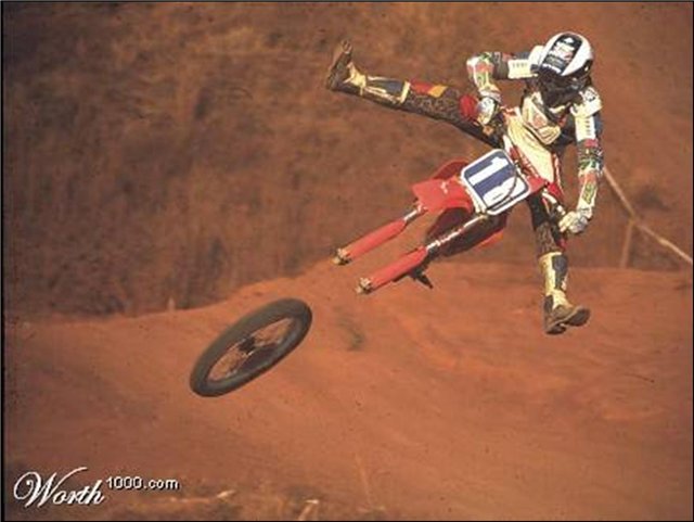 Ровно в полночь карета превратиться в тыкву.. Видно не успел..