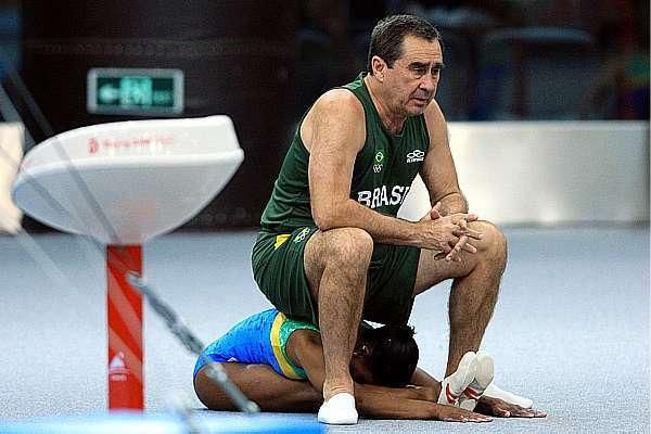 ТАК, жду её ещё пять минут или отменяю тренировку...