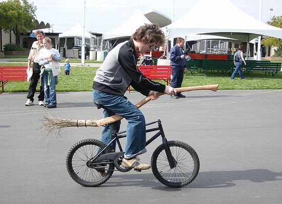 Блин, и как жена на ней летает?