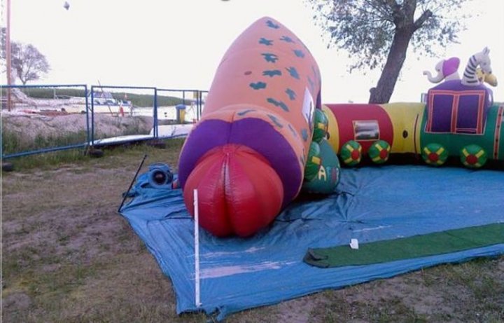 Присядь на клык)