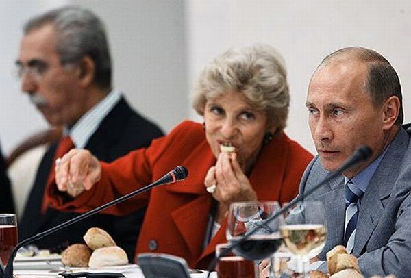 Путин:"А за чей счет этот банкет!?"