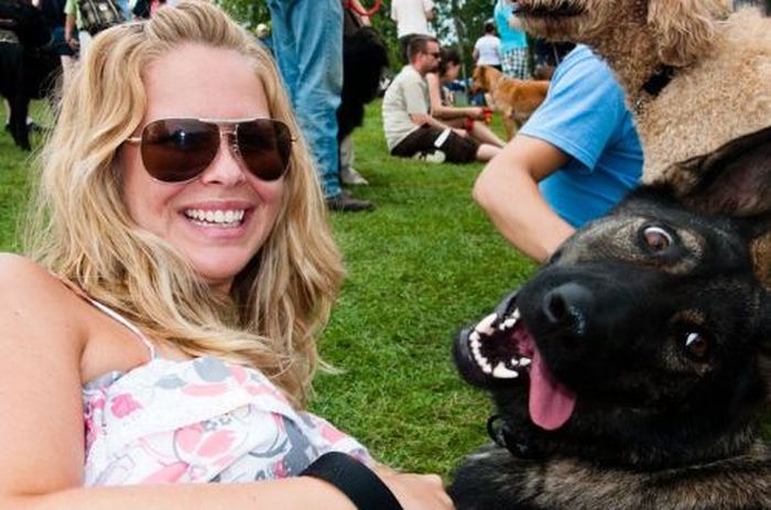 Очень похожи...!!! Две блондинки...???