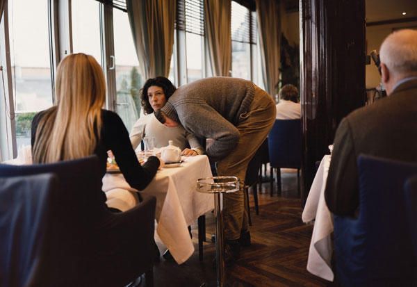 Не обращай внимания - это Федя. Он всегда такой... Сейчас уйдет...