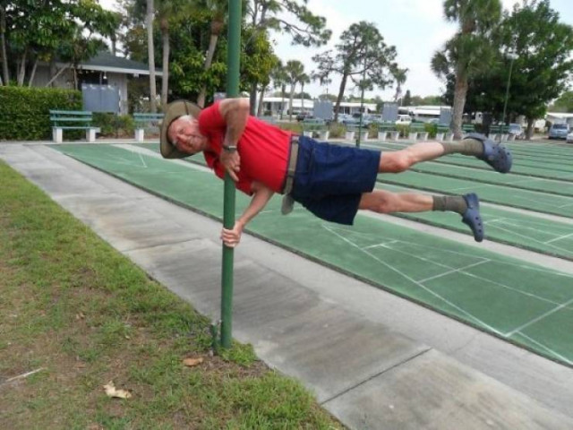 Ого, я не против такого стрептиза