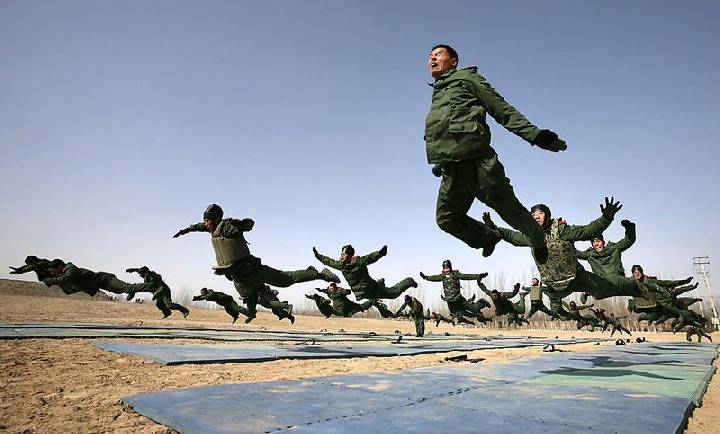 Челябинские парашютисты...